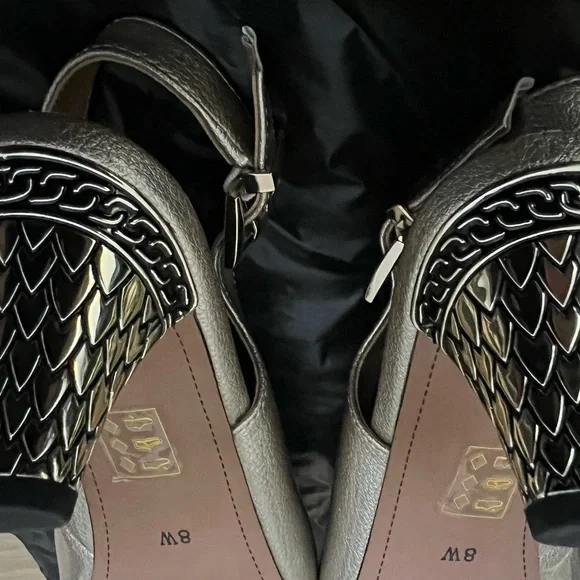 NWOB J. Renee Mayetta Slingback Pearlized Patent Pumps size 8W - Picture 5 of 7